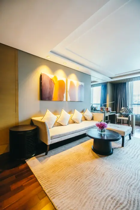 tidy-hall-with-white-couch (1)